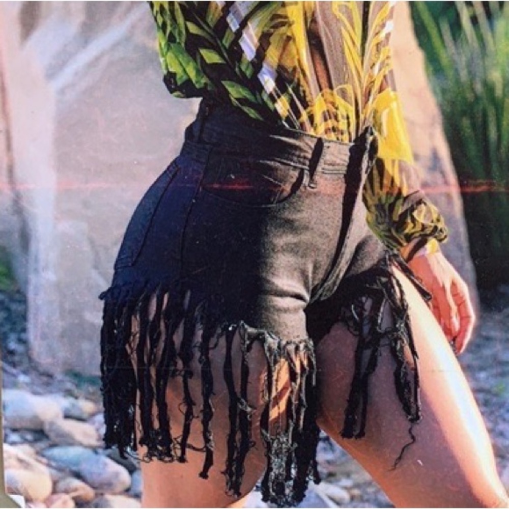 JC JQ JEANS BLACK HIGH WAISTED FRINGE TASSLE SHORTS